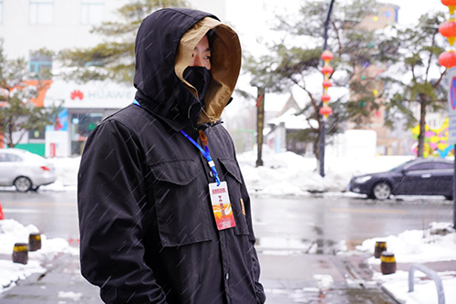 春雪中的守望者：疫情不除，我們不散