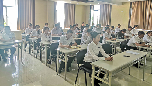 城區(qū)運營部召開“優(yōu)質(zhì)服務(wù)、安全運營”安全服務(wù)培訓(xùn)會