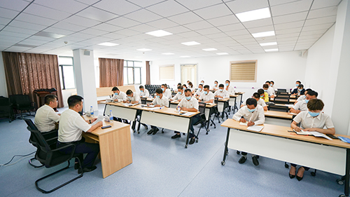 公司環(huán)保督察工作協(xié)調(diào)聯(lián)絡(luò)組召開(kāi)環(huán)保專題培訓(xùn)學(xué)習(xí)會(huì)議